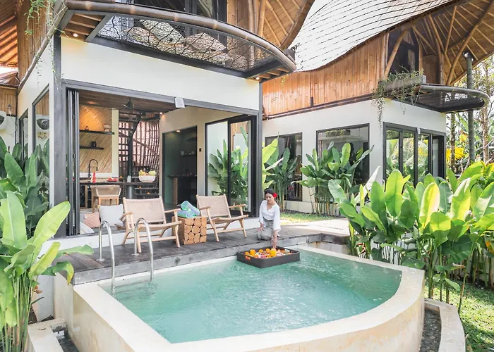 Bamboo Asri Hotel *
