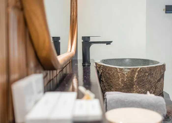 Bamboo Asri Hotel